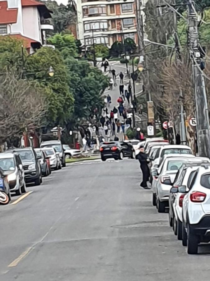 Apartamento A Um Passo Da Rua Torta Com Wifi Gramado Exterior foto